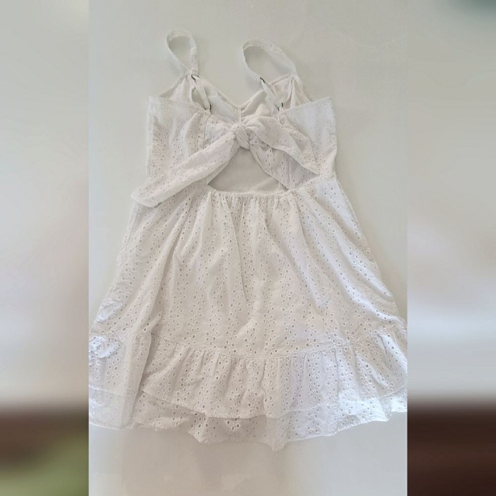 Hollister - White Eyelet Dress - Picture 3 of 5